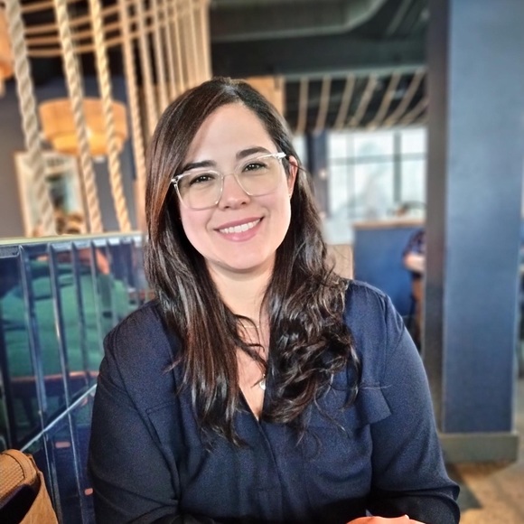 Meet your Posher, Alexandra - Picture 1 of 1